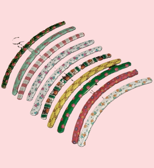 10 Sixties Color Hangers With Flowers