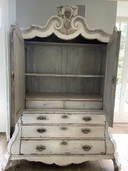 Armoire à panse hollandaise classique
