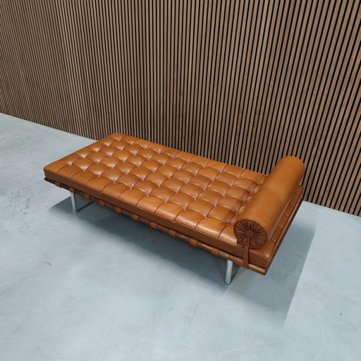 Knoll Barcelona Daybed - Cognac