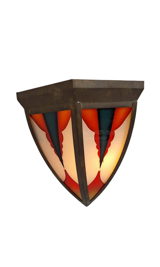 Image 1 of Art Deco / Amsterdam School (style) - Stained glass wall sconce - Bronze frame - In the style of Tuschinski - Multiple in stock