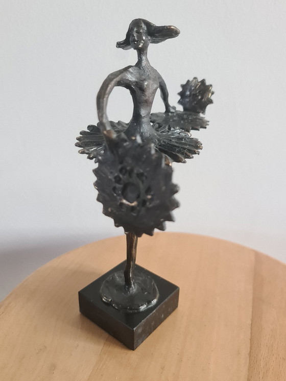 Image 1 of Ballerina con ventagli di Corry Ammerlaan