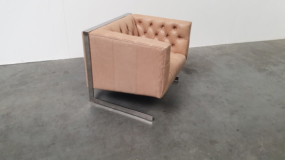 Image 1 of Poltrona Chesterfield n. 2 vintage in pelle beige cammello, a forma di cubo