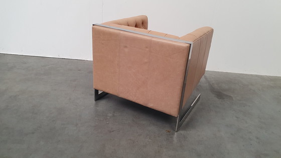 Image 1 of Poltrona Chesterfield n. 2 vintage in pelle beige cammello, a forma di cubo