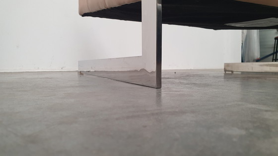 Image 1 of chesterfield no.2 fauteuil vintage design cuir beige camel modèle cube