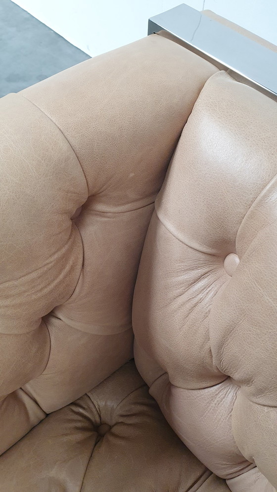 Image 1 of Poltrona Chesterfield n. 2 vintage in pelle beige cammello, a forma di cubo