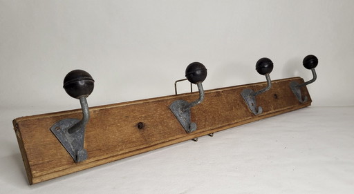 Wood & Bakelite 4-Plate Wall-Mounted Coat Rack