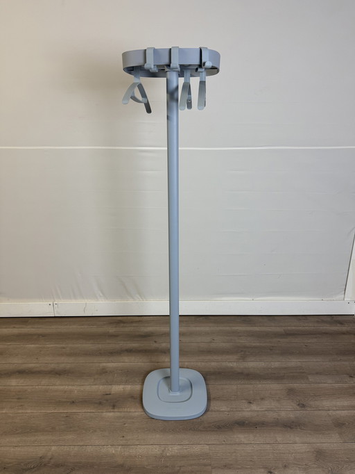 Plus Coat Stand, Cascando