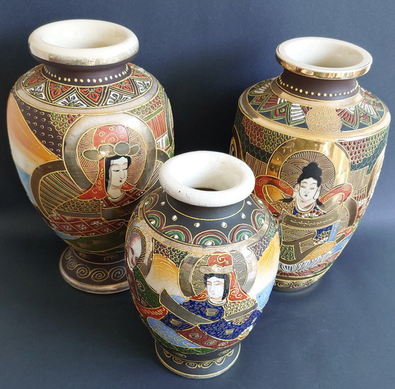 Image 1 of Vases anciens Satsuma peints à la main - Céramique - Japon - Période Meiji (1868-1912)