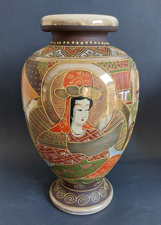 Image 1 of Antique Hand-Painted Satsuma Vases - Ceramic - Japan - Meiji period (1868-1912)