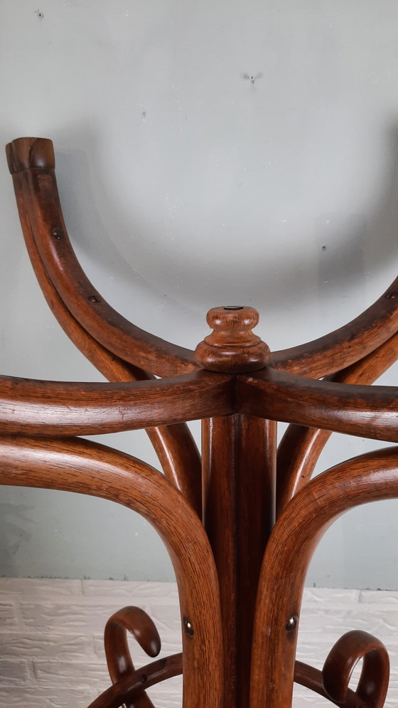 Image 1 of Porte-manteau antique Thonet sur pied 10401