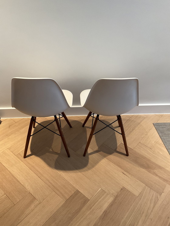 Image 1 of 2x Chaises Eames Shell