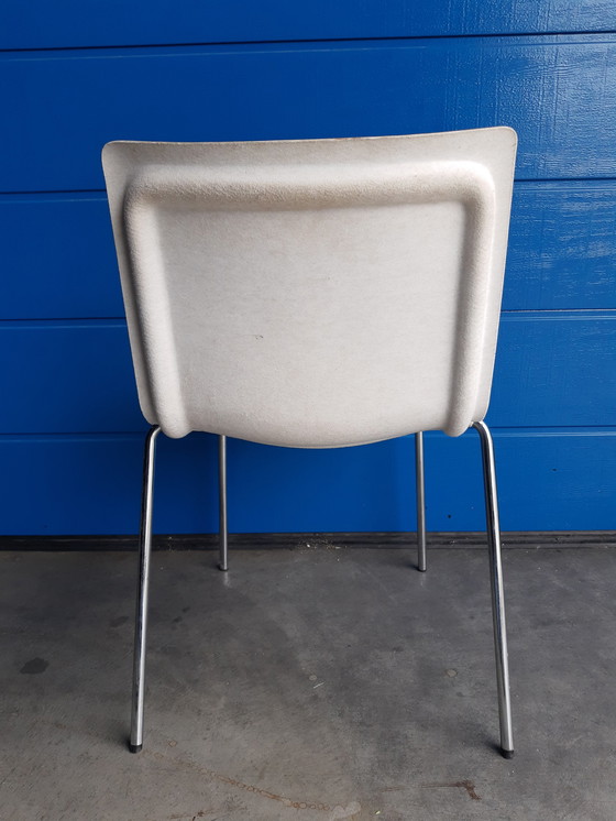 Image 1 of 6 x GUBI Chair II Binnenzijde grijs buitenzijde off-white