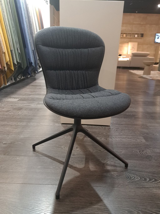 Adelaide Chair With Swivel Function And Casters