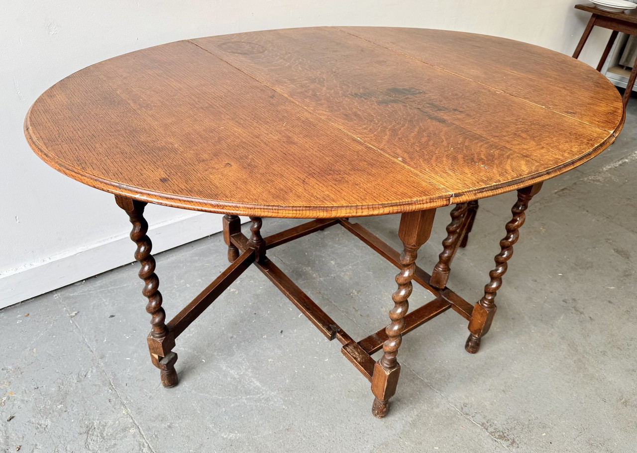 Antique Folding Gate Leg Dining Table | €288 | Whoppah Antique Folding Gate Leg Dining Table | €288 | Whoppah