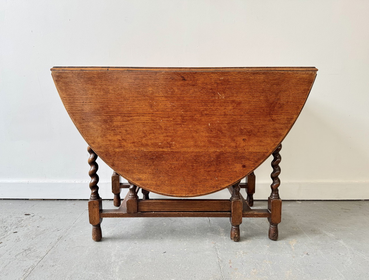 Antique Folding Gate Leg Dining Table | €288 | Whoppah Antique Folding Gate Leg Dining Table | €288 | Whoppah