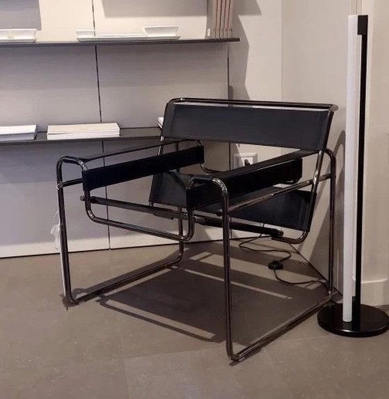 Image 1 of Knoll Wassily B3 New-Unused 2024 Series In Black Leather By Marcel Breuer   