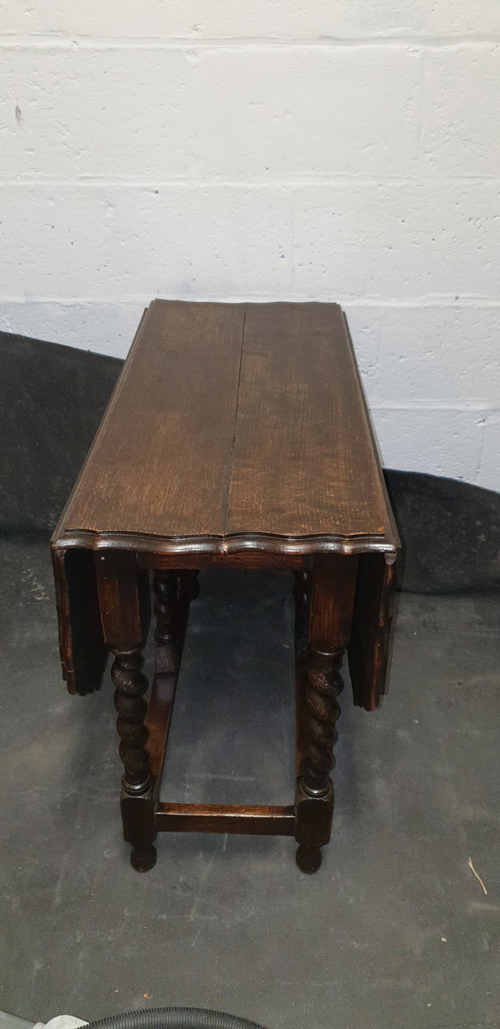 Image 1 of Tavolo vintage con orecchie sospese