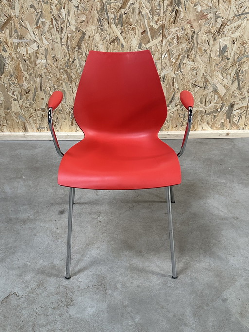 Kartell Maui 3 sedie con braccioli.