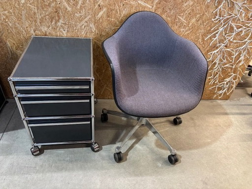 Vitra Pacc Desk Chair With Usm Haller Drawer Block