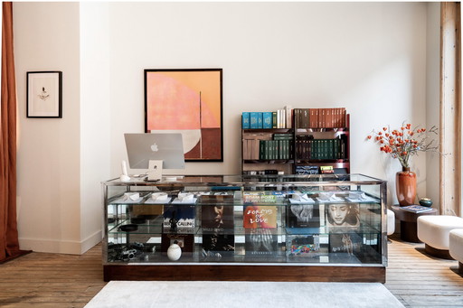 Beautiful Vintage Display Case With Drawers At The Back