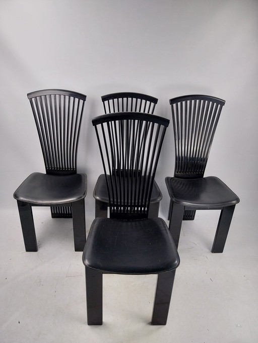 4 x chaises de salle à manger fabriquées en Italie par Pietro Constantini dans les années 1980