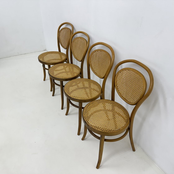 Image 1 of Juego de 4 sillas de comedor/bistró con correaje de madera curvada, década de 1960