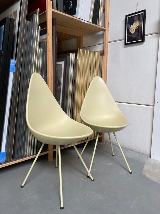 Image 1 of 2x Fritz Hansen Drop Chairs by Arne Jacobsen