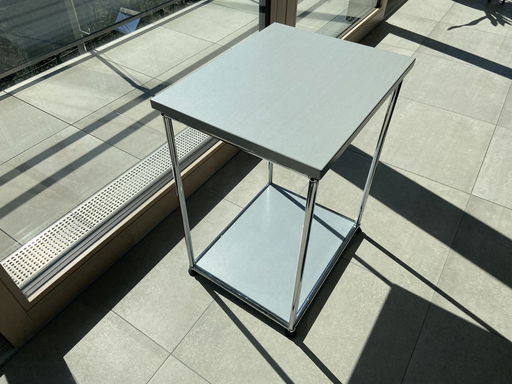 USM Haller Table d'appoint gris argenté