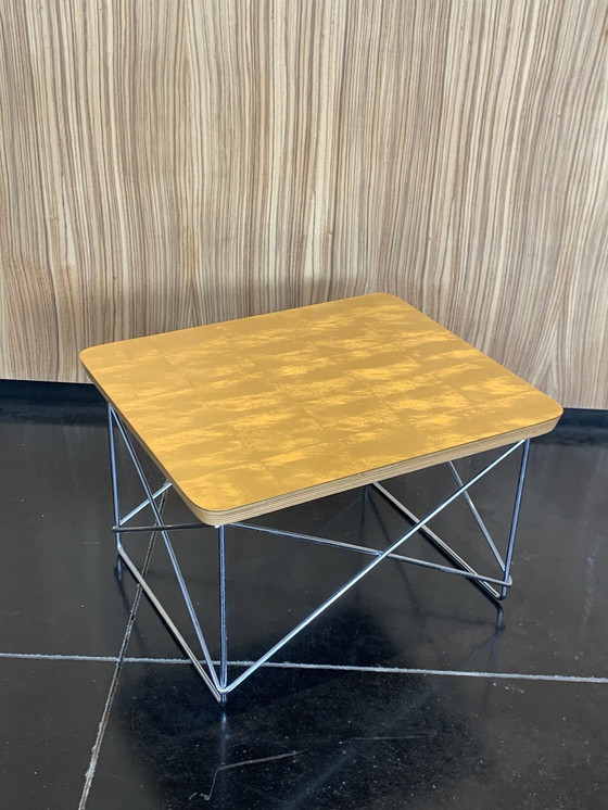 Image 1 of Table Eames LTR à feuilles d'or Vitra