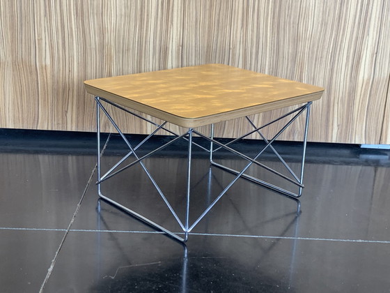 Image 1 of Table Eames LTR à feuilles d'or Vitra