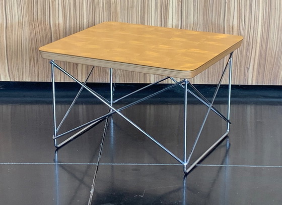 Image 1 of Table Eames LTR à feuilles d'or Vitra