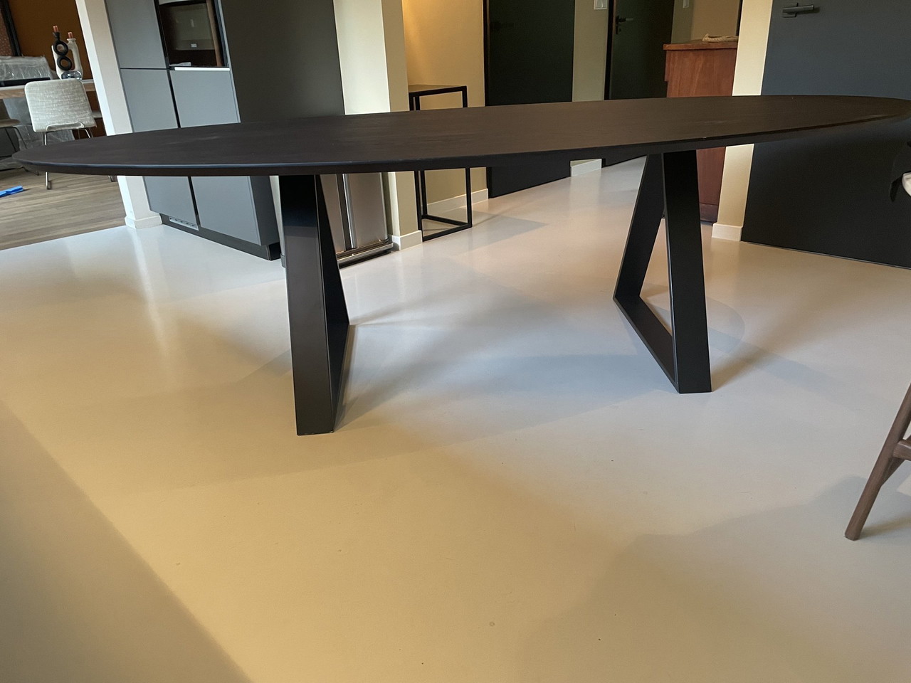 Tavolo da pranzo ovale in rovere Melchior Interior