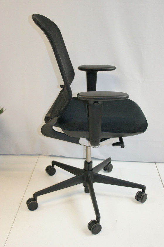 Image 1 of Design office chair Vitra Meda Pro