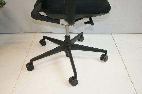 Image 1 of Design office chair Vitra Meda Pro