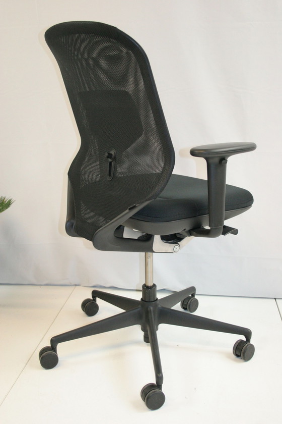 Image 1 of Design office chair Vitra Meda Pro