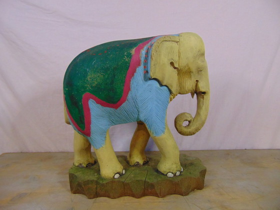 Image 1 of Eléphant vintage en bois