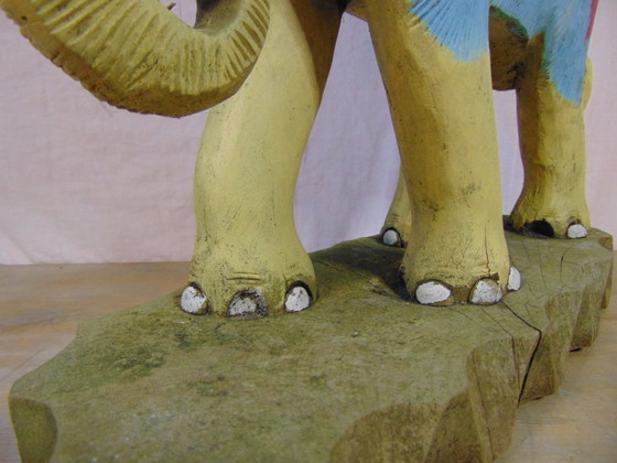Image 1 of Eléphant vintage en bois
