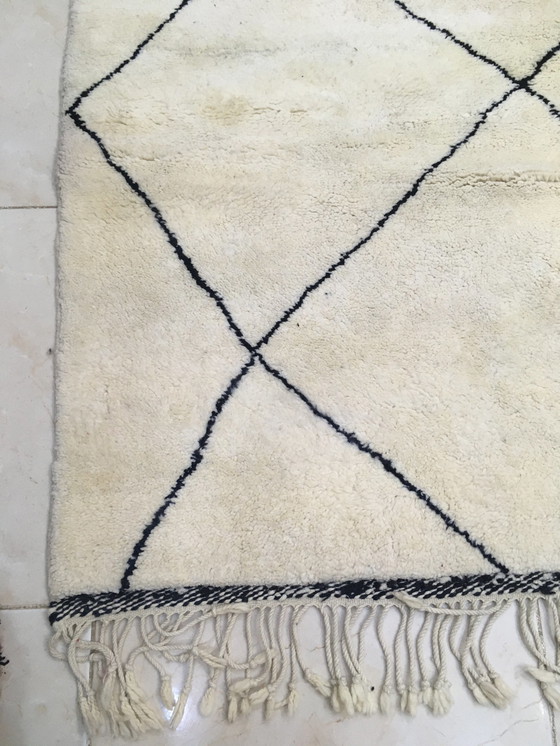 Image 1 of Exceptional Moroccan Berber M'rirt rug 3m13 x 2m21