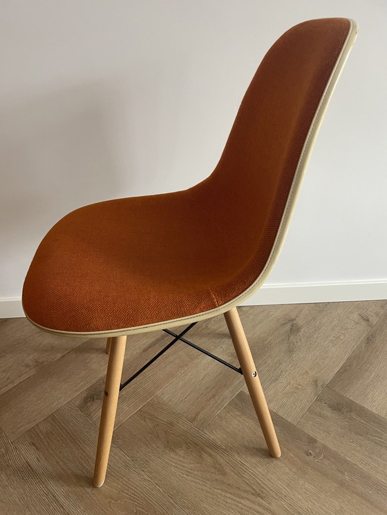 Image 1 of Sedia vintage Herman Miller Vitra Eames in fibra di vetro