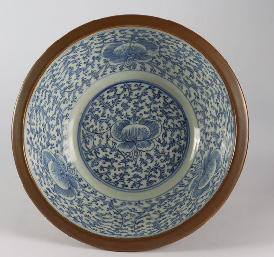 Image 1 of Bassin chinois en porcelaine bleu et blanc, 19e siècle