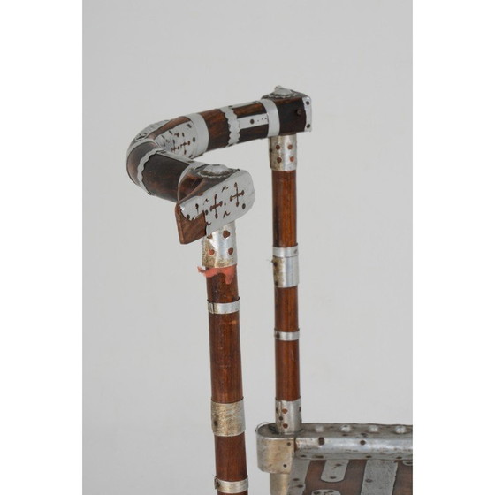 Image 1 of Sedia vintage con decorazione in metallo martellato