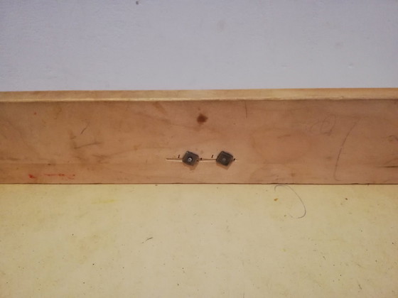 Image 1 of Comodino vintage in legno di metà secolo con ripiano in vetro