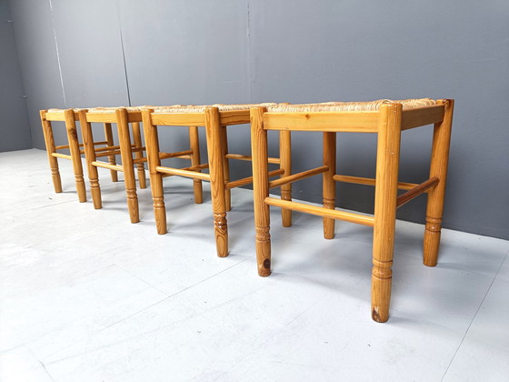 Image 1 of Tabourets vintage en osier - ensemble de 4, 1960s