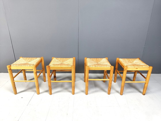 Image 1 of Tabourets vintage en osier - ensemble de 4, 1960s