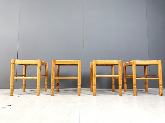 Image 1 of Tabourets vintage en osier - ensemble de 4, 1960s