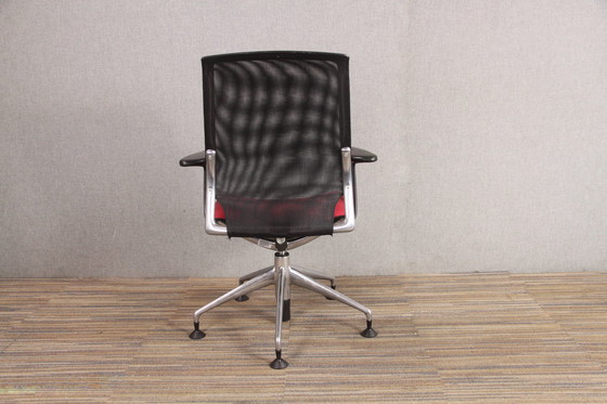 Image 1 of 1X VITRA MEDA desk chair