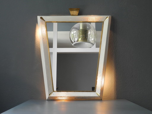 Original Mid Century Modern XXL miroir lumineux avec cadre en métal perforé et détails en laiton | Made in France