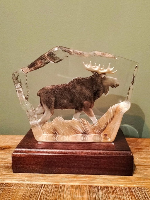 Glass Sculpture Moose On Wooden Base - Mats Jonasson Målerås - Glass Art Object From Crystal