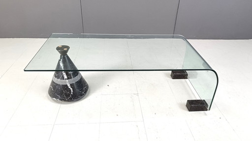 Table basse postmoderne en marbre noir et verre, années 1980