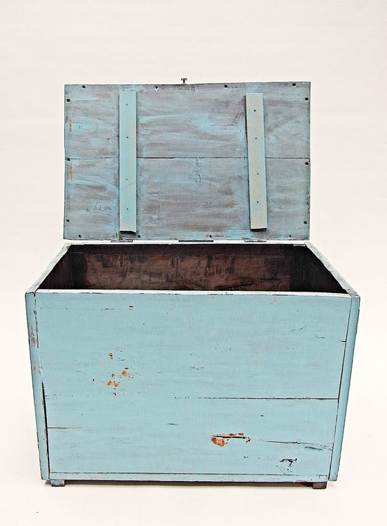 Image 1 of Chest, softwood With cord handles